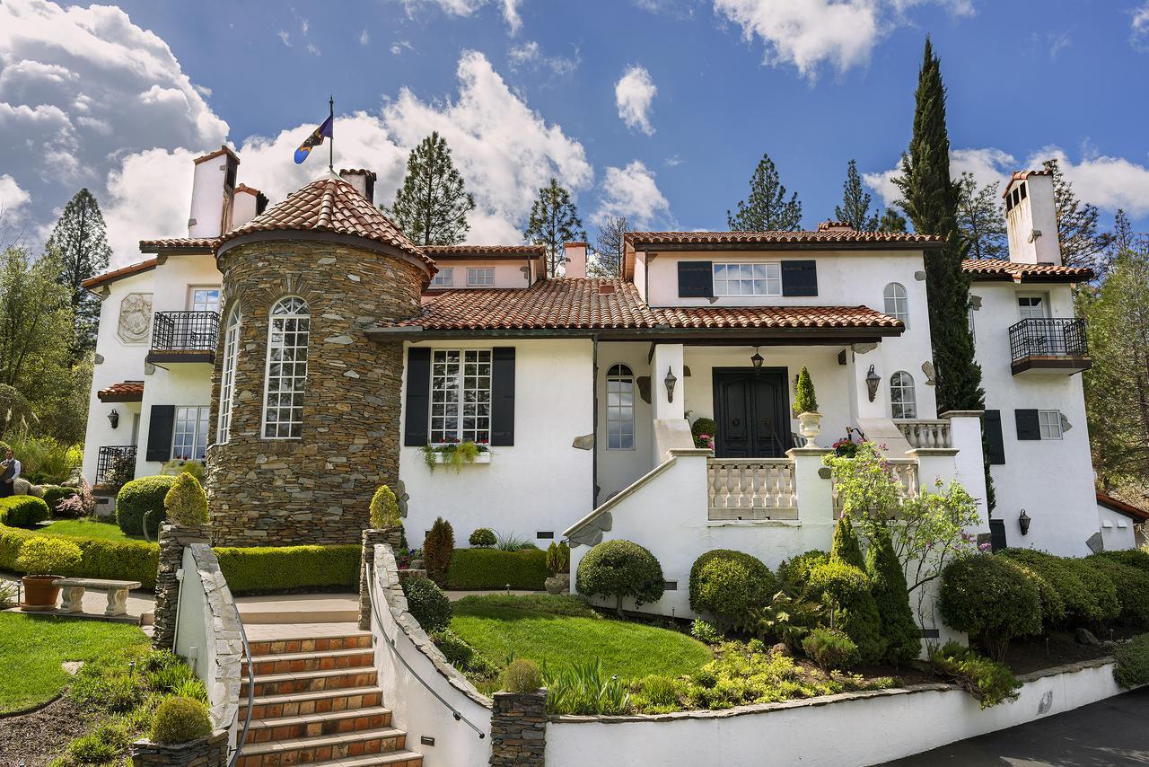 Chateau Du Sureau Hotel 5*